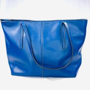 Blue tote handbag